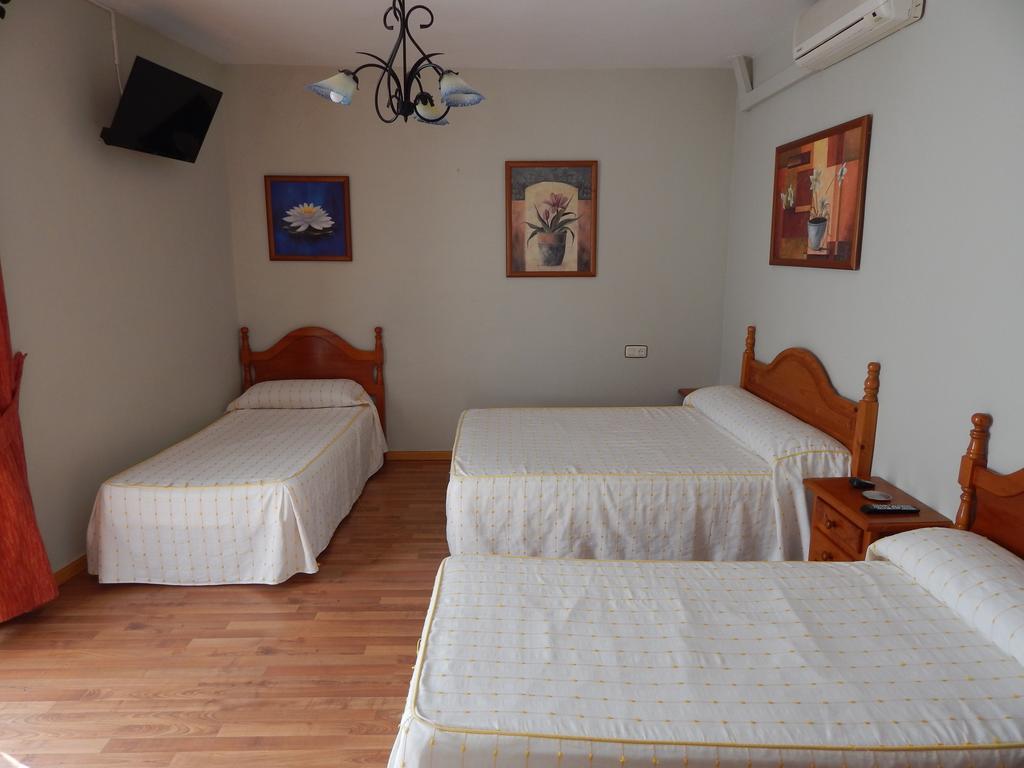 شيبيونا Hostal Cristina المظهر الخارجي الصورة