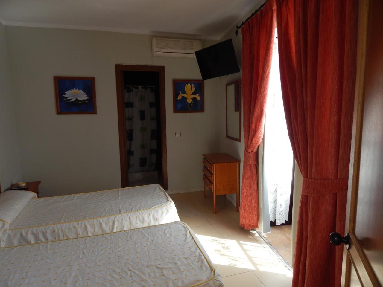 شيبيونا Hostal Cristina المظهر الخارجي الصورة